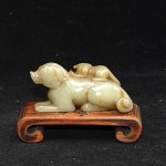 Antiker Jade Hund mit Jungem